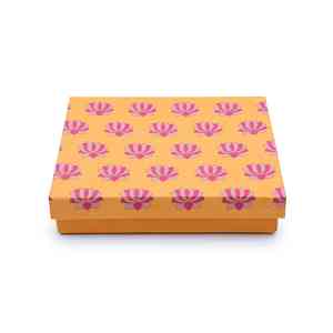 Sweet Box With Magnetic Flap 